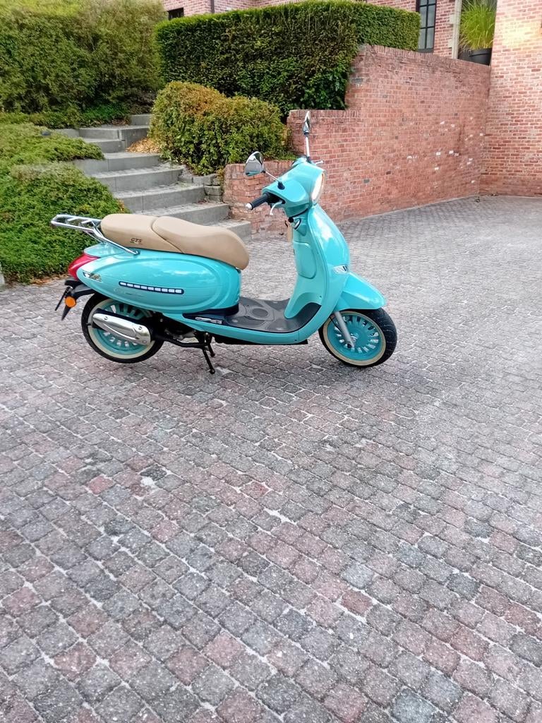 Bromfiets gts cappuccino 50cc, Fietsen en Brommers, Ophalen