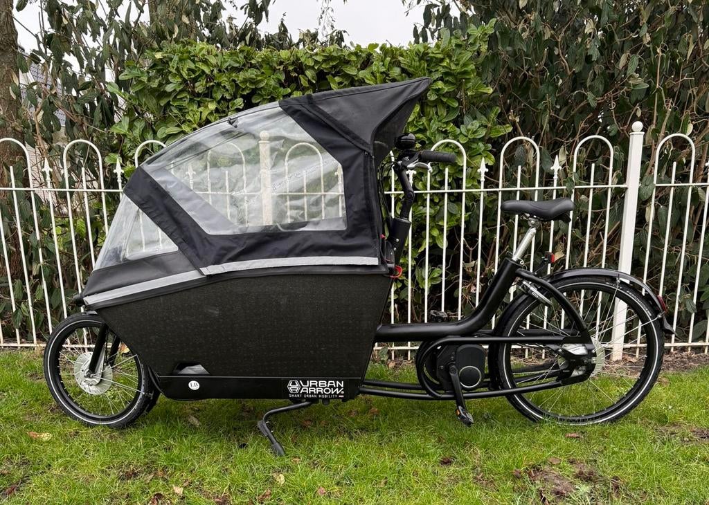 Urban arrow family twee accus en huif bakfiets, Overige merken, 4 kinderen of meer, Ophalen of Verzenden, Zo goed als nieuw