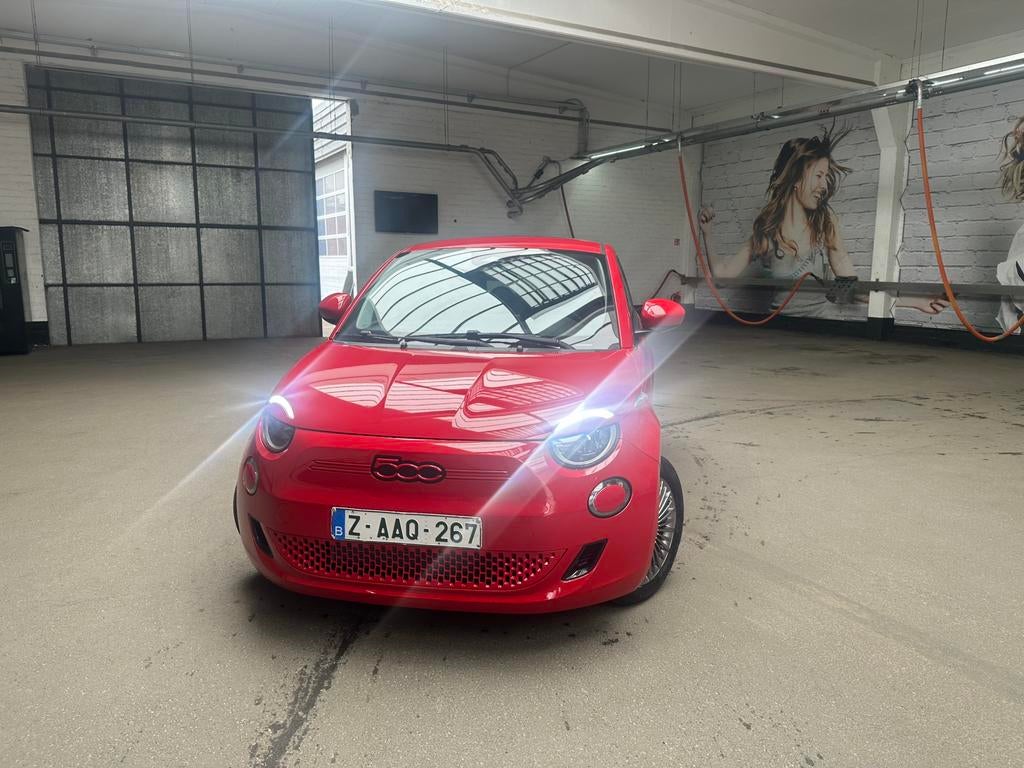 Fiat 500 e met maar587 km, Auto's, Fiat, Voorwielaandrijving, 75 kW, Stof, Parkeersensor