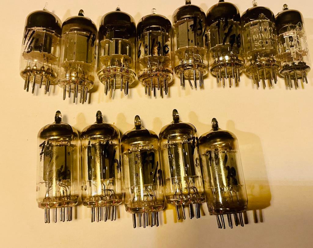 Vacuum tubes 12AX7 - ECC83, Muziek en Instrumenten, Versterkers | Bas en Gitaar, Ophalen of Verzenden