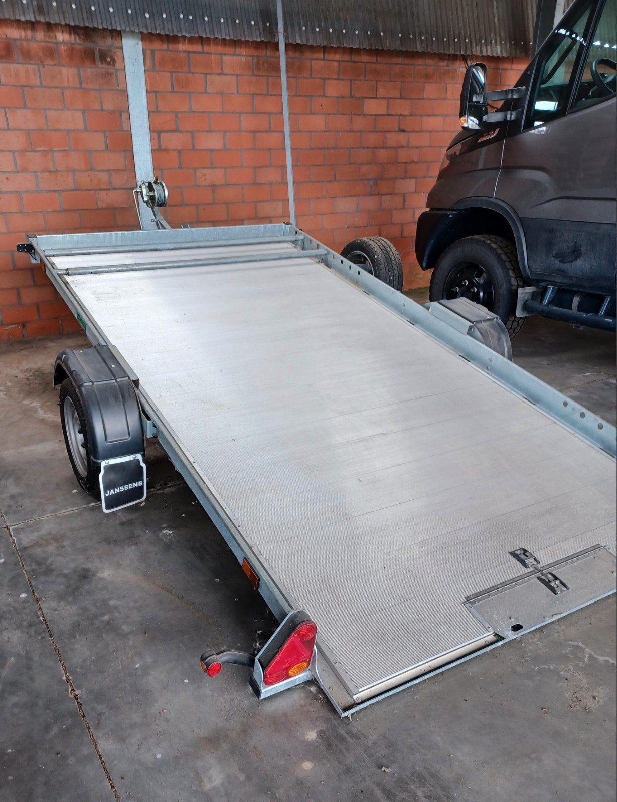 trailer voor autotransport, Ophalen