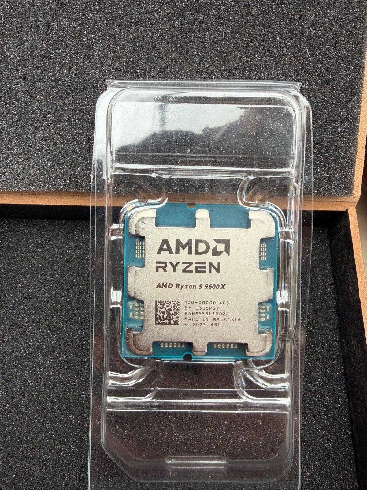 AMD Ryzen 5 9600X, Computers en Software, Processors, Ophalen, Zo goed als nieuw