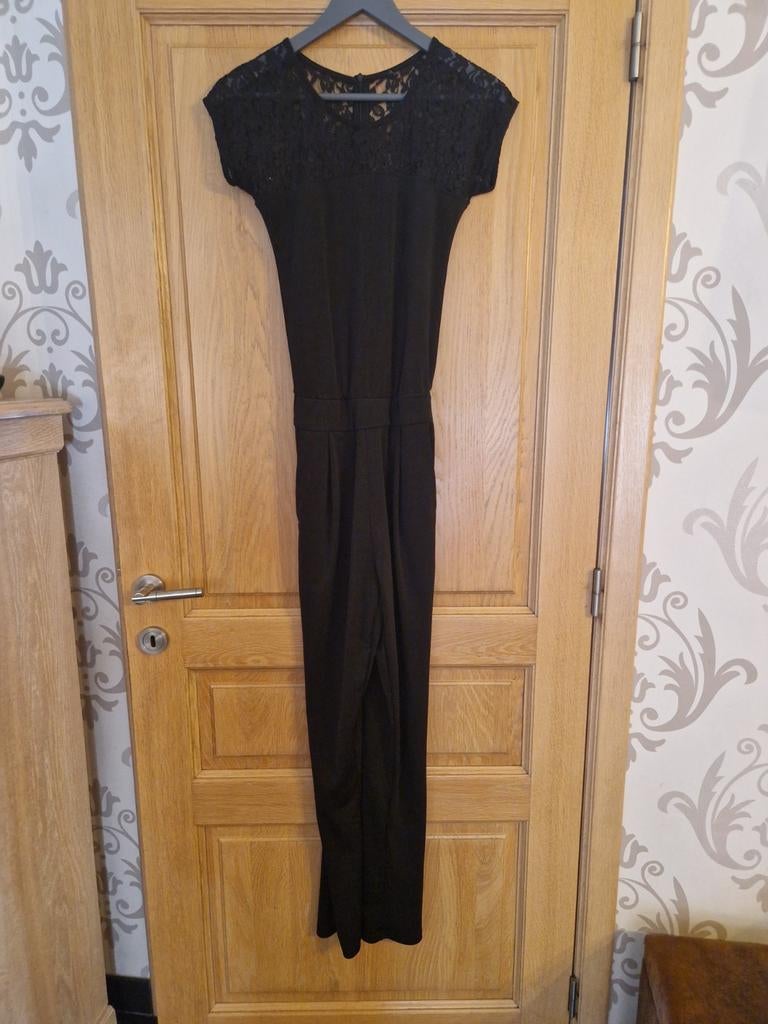 Mooi zwarte jumpsuit met kant/ zakken/ rits achteraan, Ophalen, Zwart, Zo goed als nieuw, Maat 36 (S)