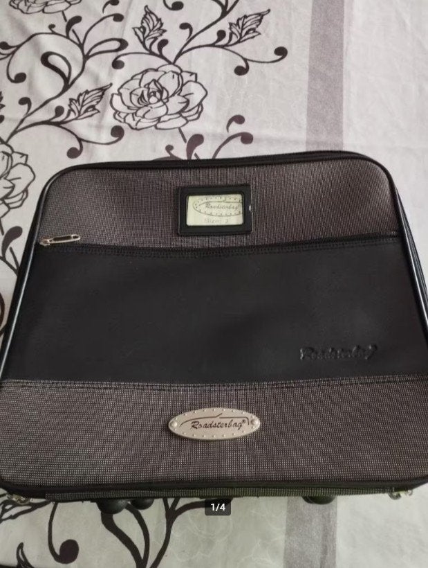 Set de sacs Roadster taille 2 à vendre, Autos : Pièces & Accessoires, Autres pièces automobiles, Enlèvement, Utilisé, Mazda