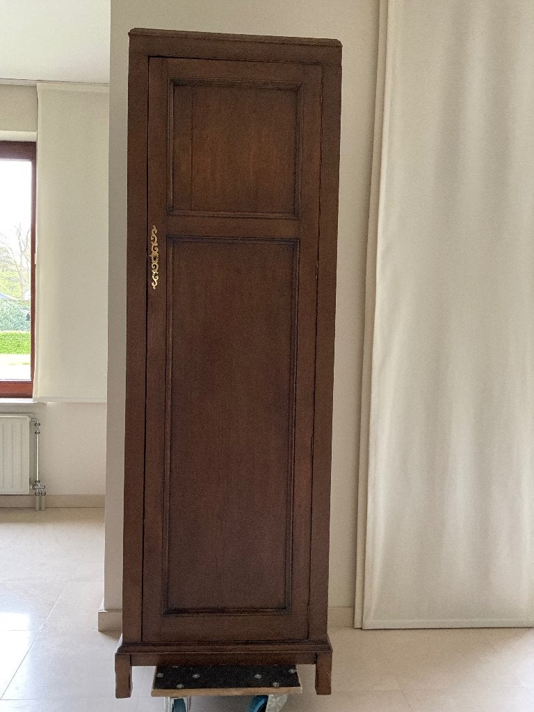 Antieken kast, Ophalen