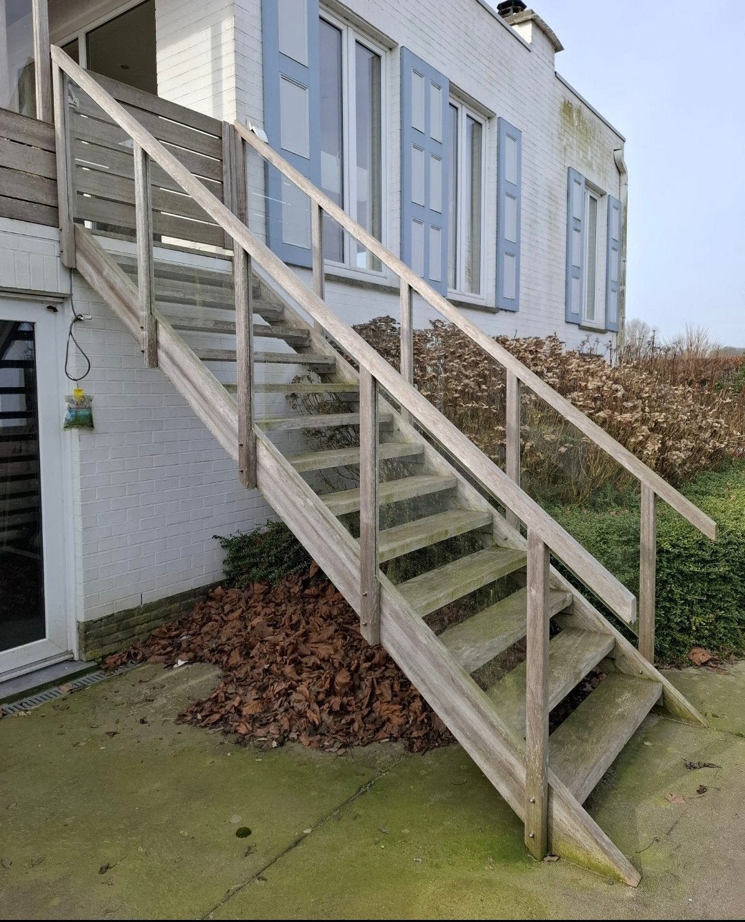 Houten Trap in Padouk met zijwanden in veiligheidsglas, Enlèvement, Escalier