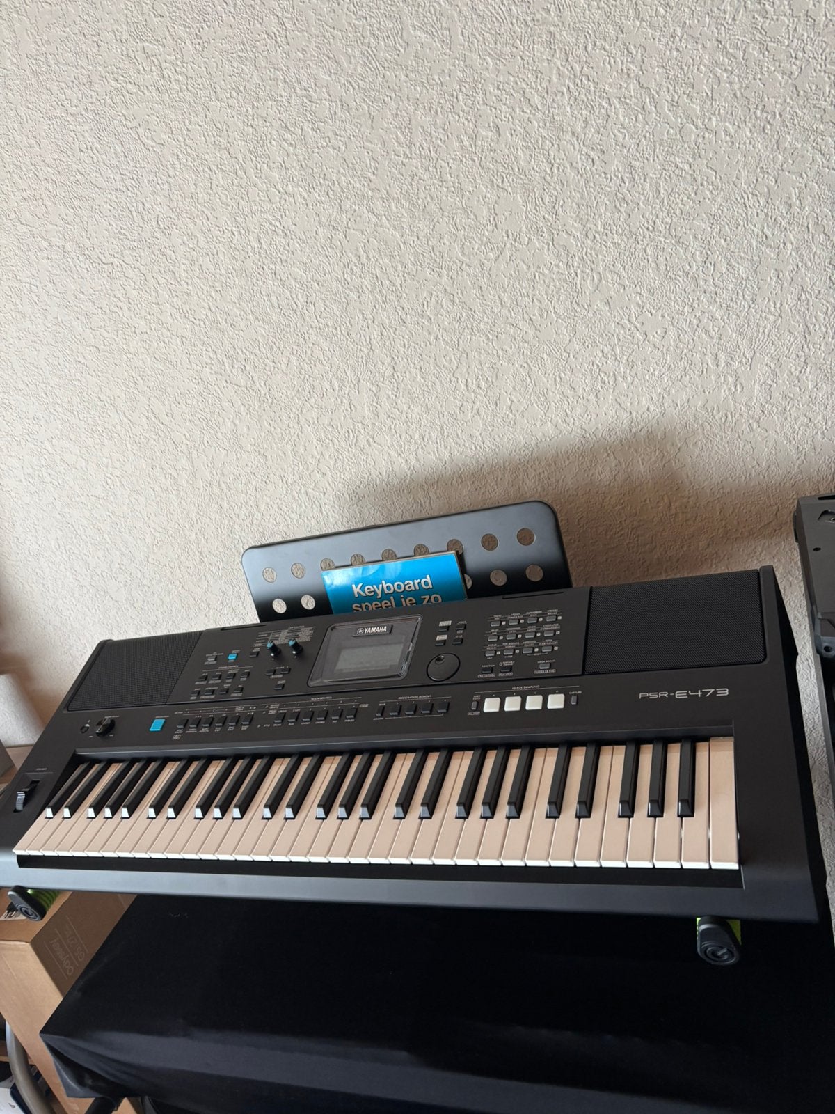 Yamaha psr-E473 in nieuwstaat, Muziek en Instrumenten, Ophalen, Zo goed als nieuw, Yamaha