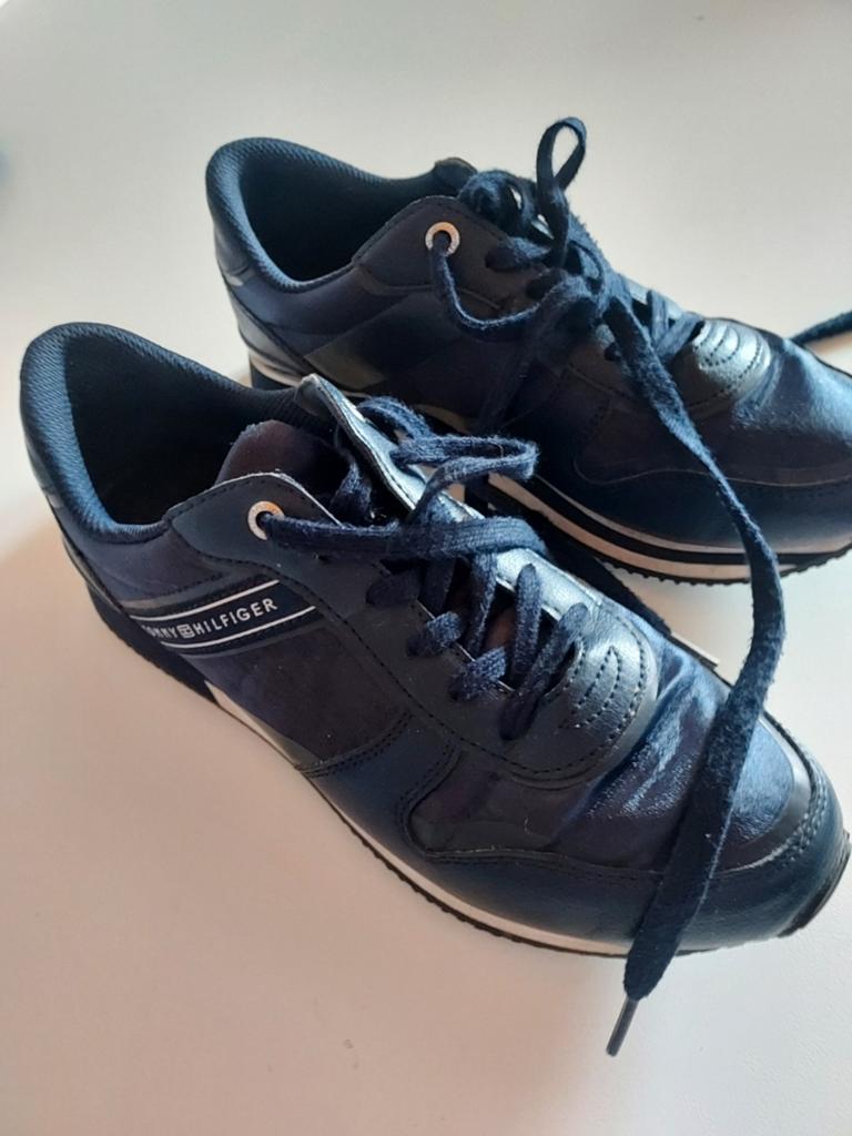Damessneaker  donkerblauw  tommy hilfiger maat 39, Kleding | Dames, Ophalen of Verzenden, Blauw