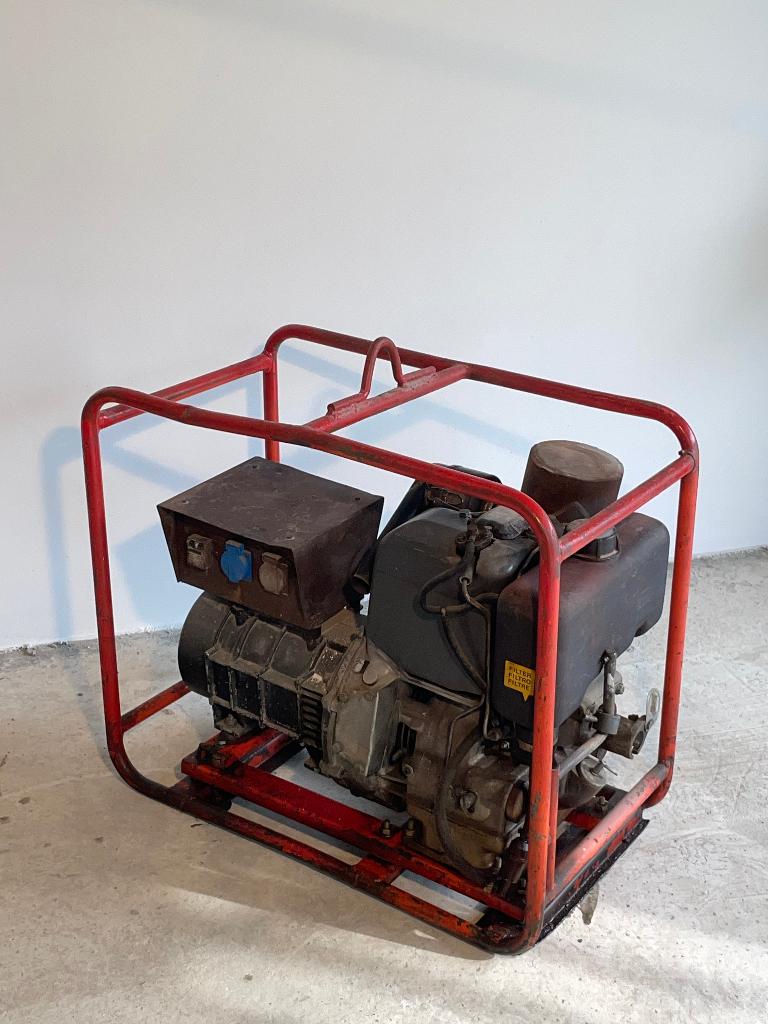 diesel stroomgroep lister petter 6kva met handslinger., Doe-het-zelf en Bouw, Aggregaten, Ophalen