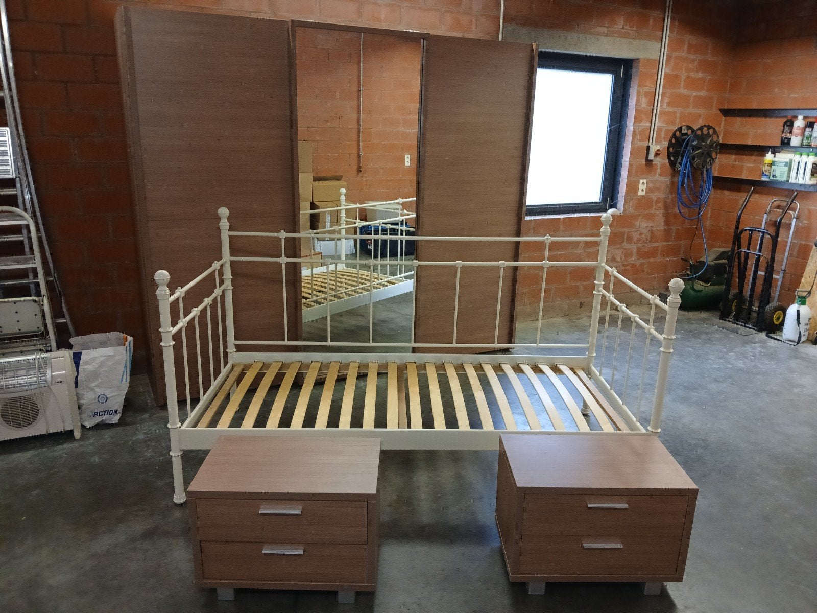 Slaapkamer, kleerkast,  nachtkastjes, bed., Enlèvement
