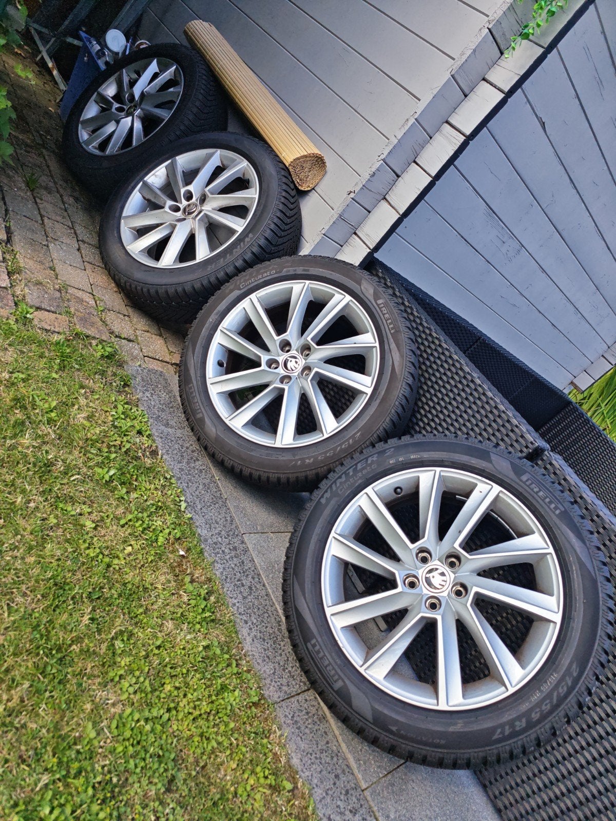 17" Skoda velgen met banden, Neuf, 215 mm, Véhicule de tourisme, Enlèvement