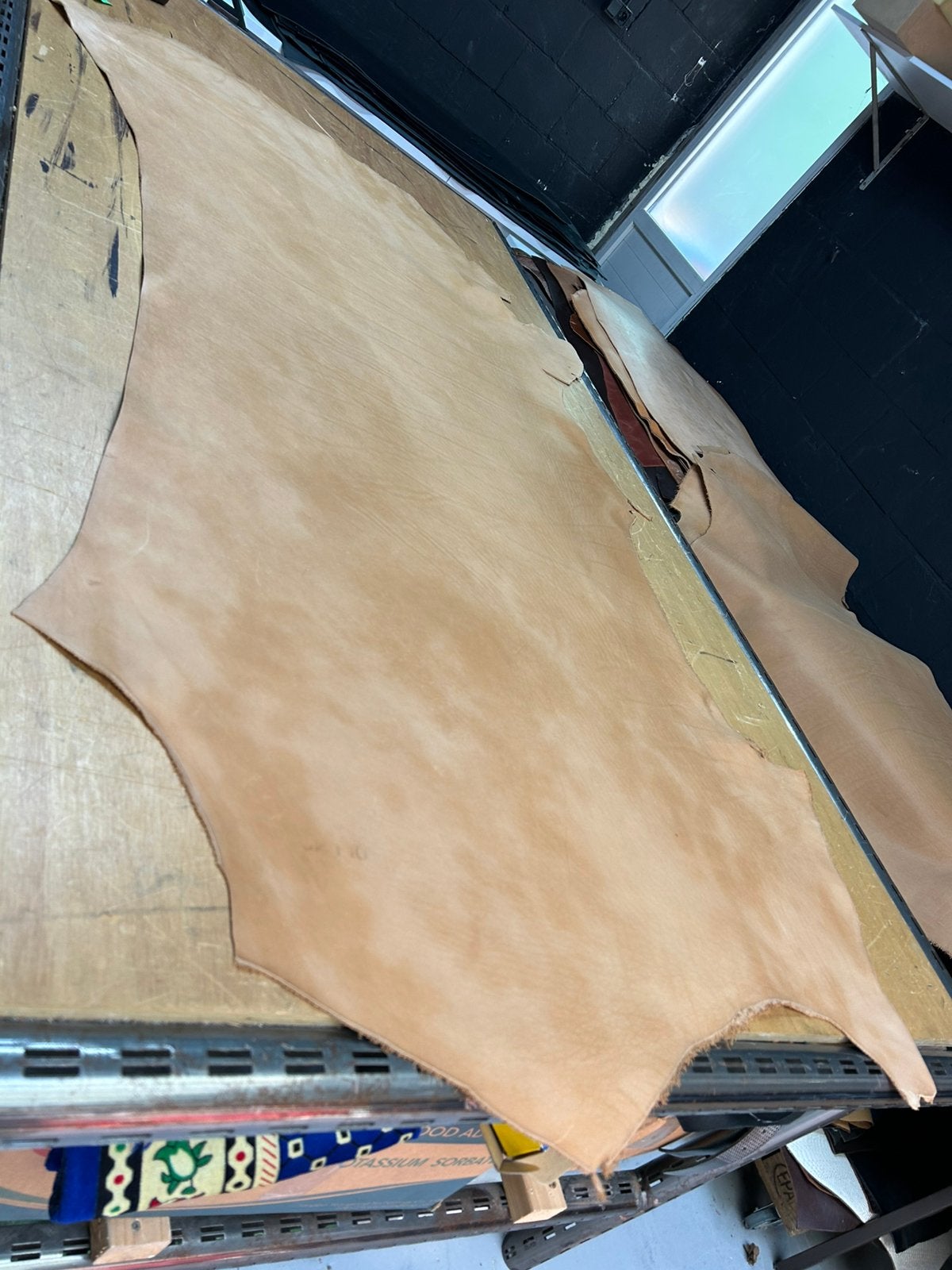 Naturel  halve huid 1.8 mm dikte iets stug en glad A-375, Ophalen of Verzenden, Zo goed als nieuw