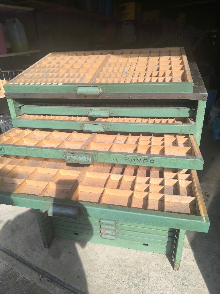 Meuble d'imprimerie, rangement à tiroirs compartimentés., Antiquités & Art, Enlèvement