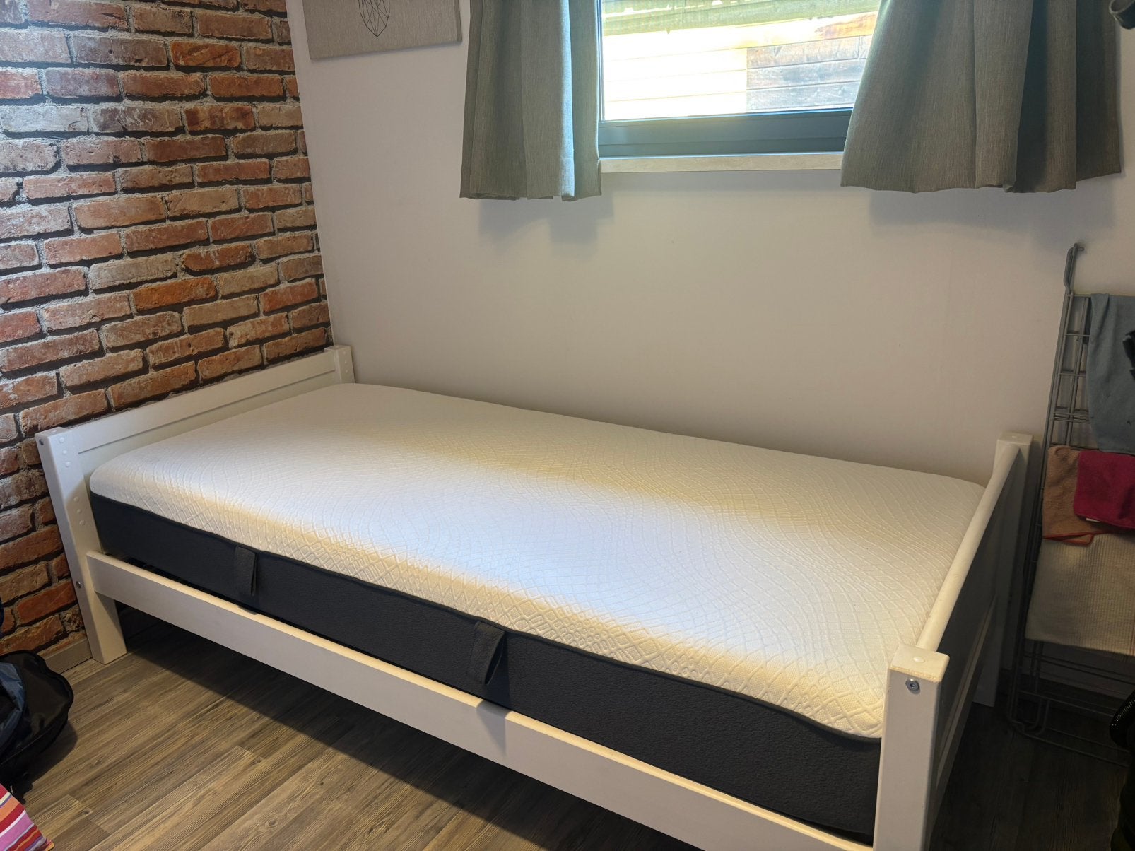 eenpersoonsbed nooit gebruikt, Huis en Inrichting, Ophalen, Zo goed als nieuw