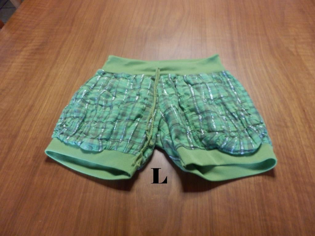 (13)- short femme t.40 vert argenté, Maat 38/40 (M), Kort, Ophalen of Verzenden, Zo goed als nieuw
