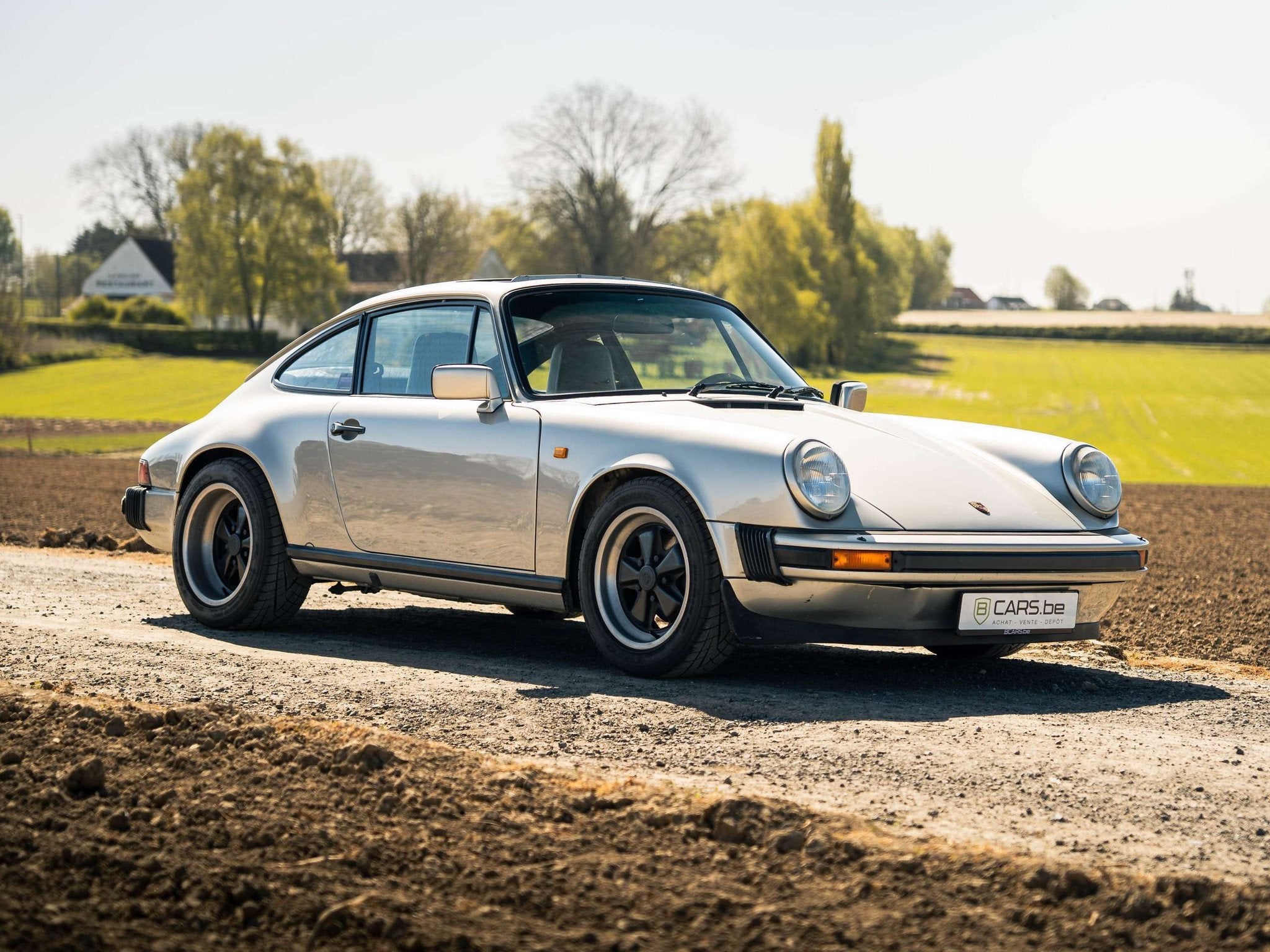 Porsche 911 3.0L SC - SUNROOF - 915 BOX - SAME OWNER FOR 22, Autos, Oldtimers & Ancêtres, Cuir, Argent ou Gris, Achat, Entreprise