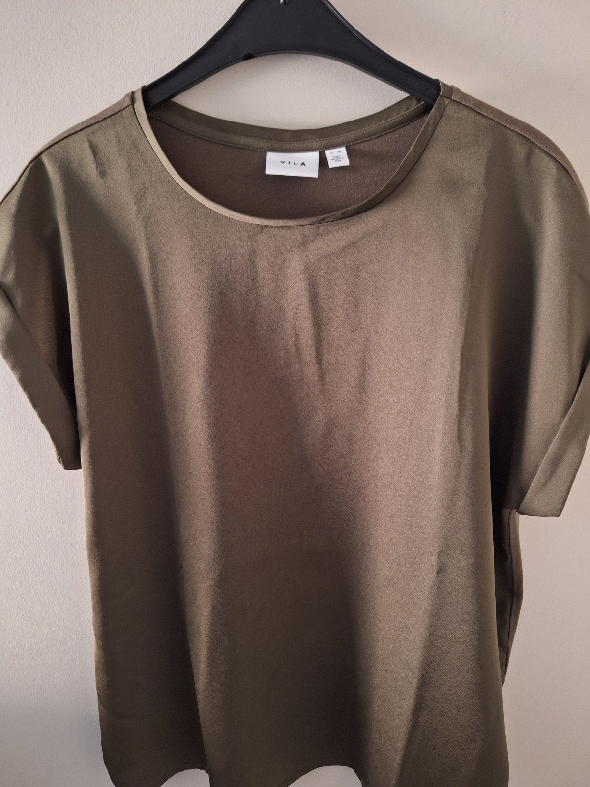 nieuwe tshirt/blouse medium, Kleding | Dames, T-shirts, Ophalen of Verzenden