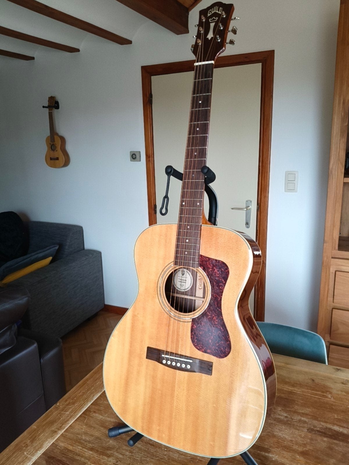 Guild OM-150, Musique & Instruments, Enlèvement