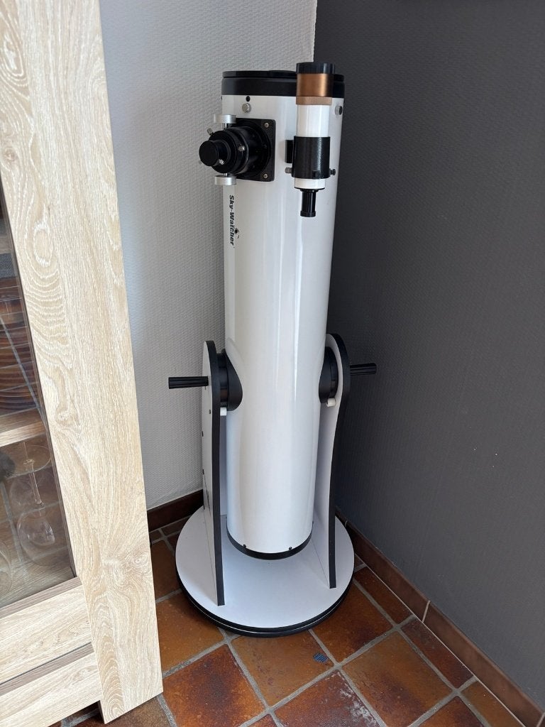 Telescope Dobsonian Skywatcher N200/1200, Enlèvement, Comme neuf, 200 mm ou plus, Avec trépied