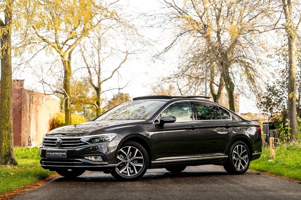 Volkswagen Passat 1.5 TSI DSG Berline * Pano * ACC * Camera, Autos, Achat, Entreprise, Noir, Ordinateur de bord
