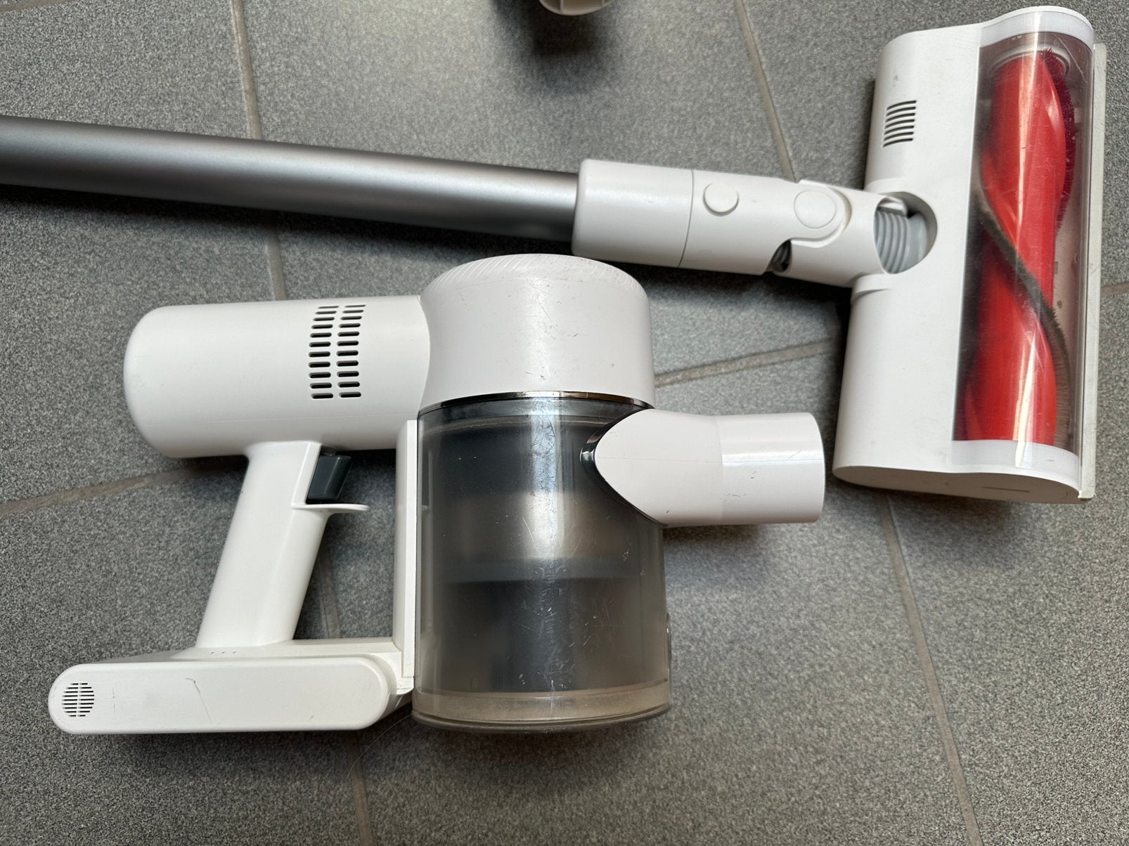 Aspirateur Dreame V10 sans fil, Dreame, Puissance d'aspiration réglable, Réservoir, Aspirateur balai