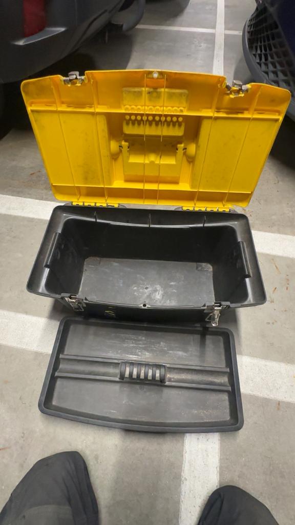 Stanley gereedschapskist, Ophalen