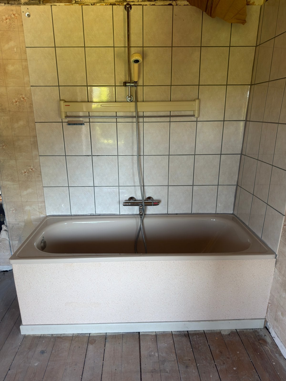 Baignoire + robinetterie, Ophalen, Zo goed als nieuw