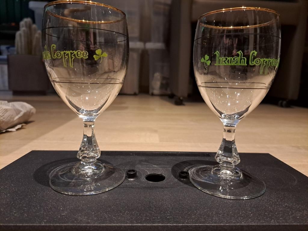 Te koop : 2 glazen voor irish coffee., Enlèvement ou Envoi
