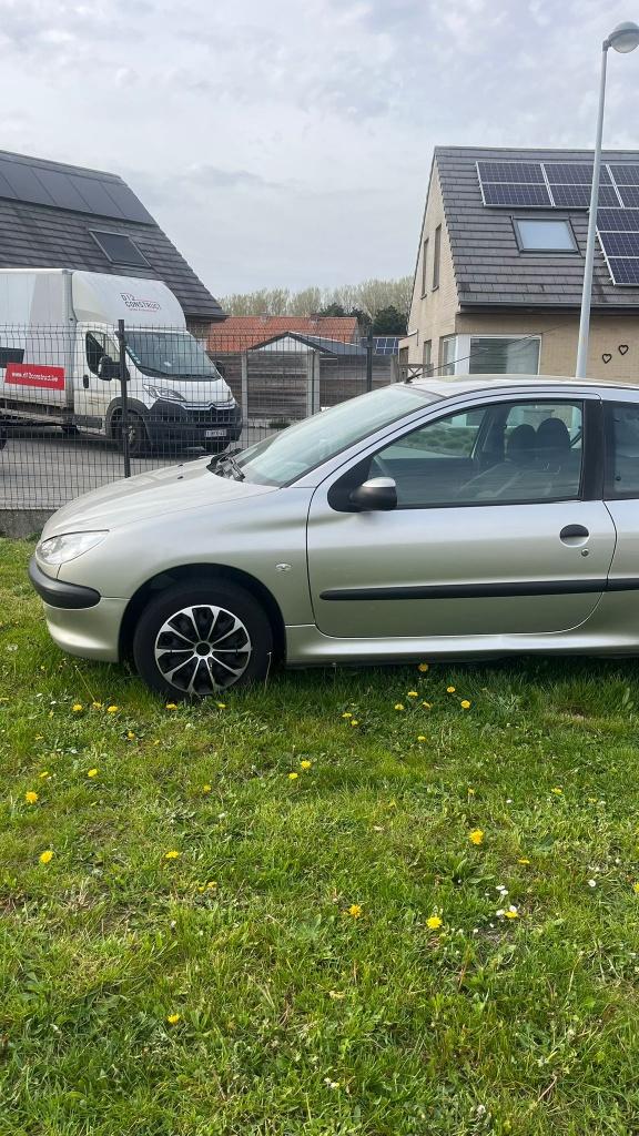 Peugeot 206 te koop, Autos, Argent ou Gris, Achat, Boîte manuelle, Noir