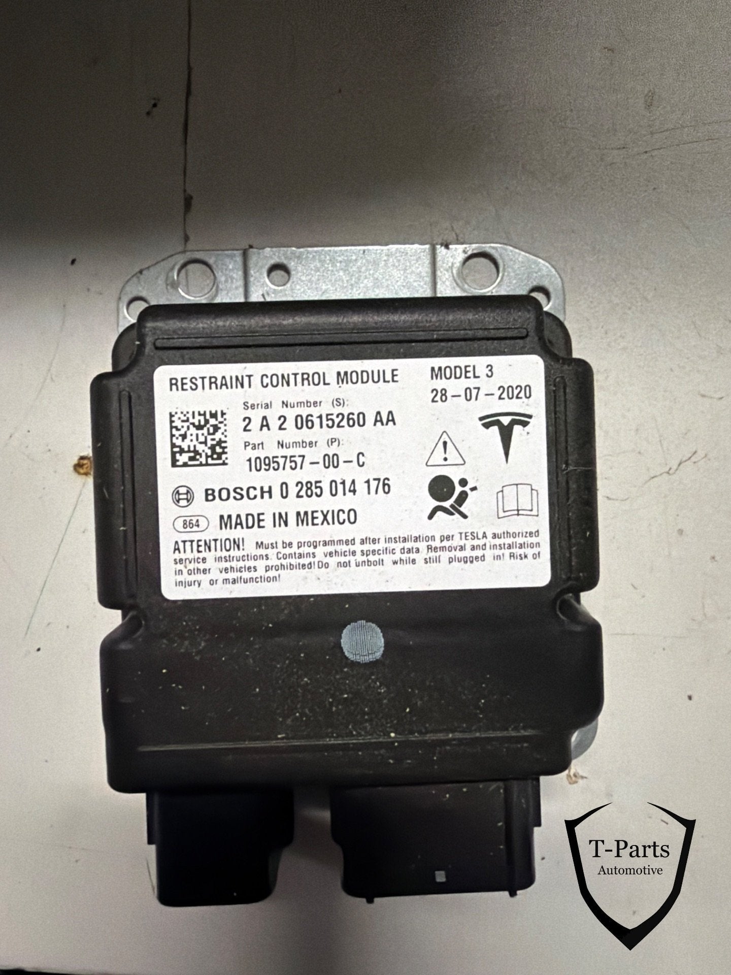 Module d'airbag Tesla Model 3, Tesla, Inc., Utilisé, Info@tesla.com, Tesla Road 1
78725  Austin