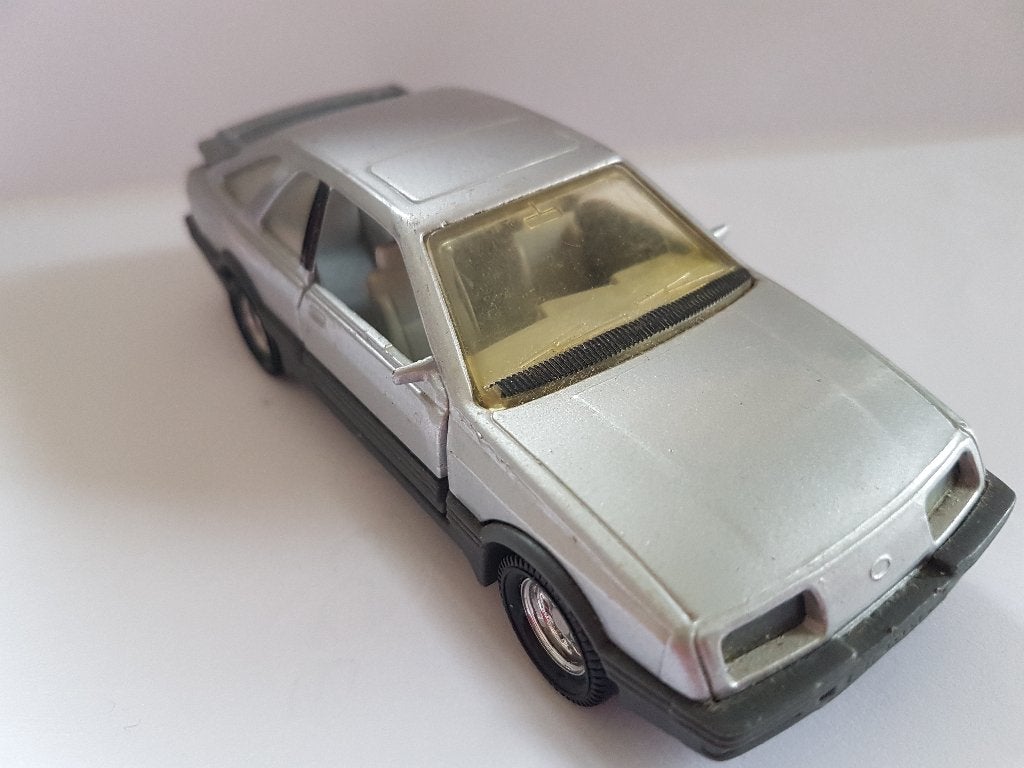 1982 Matchbox superkings K-100 Ford Sierra XR4i made England, Hobby & Loisirs créatifs, Voitures miniatures | Échelles Autre, Utilisé