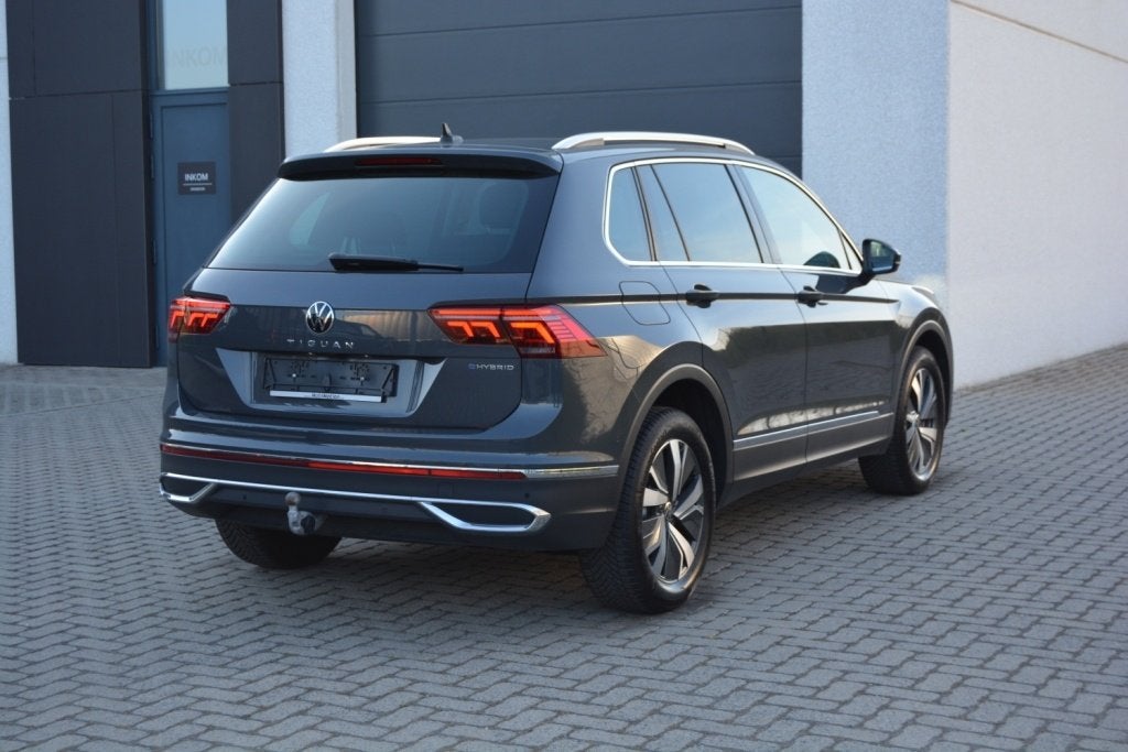 Volkswagen Tiguan PHEV 245PK Matrix/Trekhaak/Massage, Auto's, 1800 kg, 4 cilinders, Parkeerassistent, 5 deurs