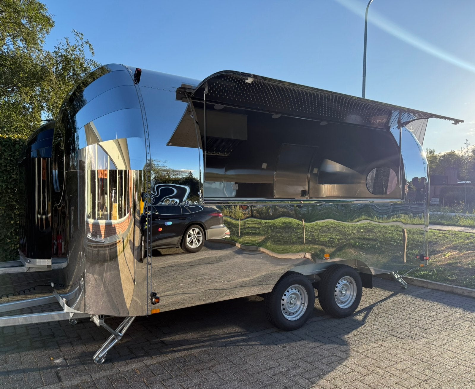 Foodtruck Airstream 5 meter, Zakelijke goederen, Stock en Retail | Verkoopwagens, Ophalen