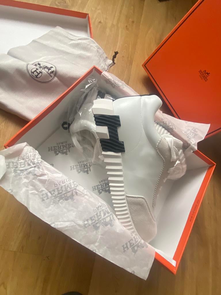 Hermès Bouncing blanches – Taille 42, Ophalen of Verzenden, Nieuw