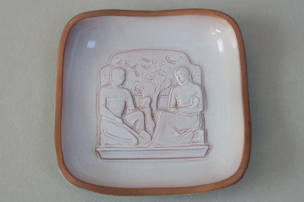 Coupelle art déco en céramique thème famille, Ophalen of Verzenden