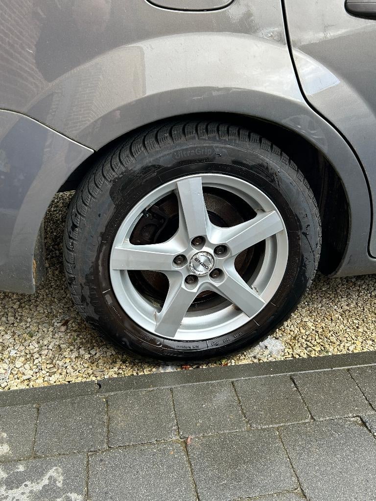 ZGAN Goodyear UltraGrip Performance 3 Winterset – 7.000km!, Auto-onderdelen, Banden en Velgen, Ophalen, 16 inch, Banden en Velgen