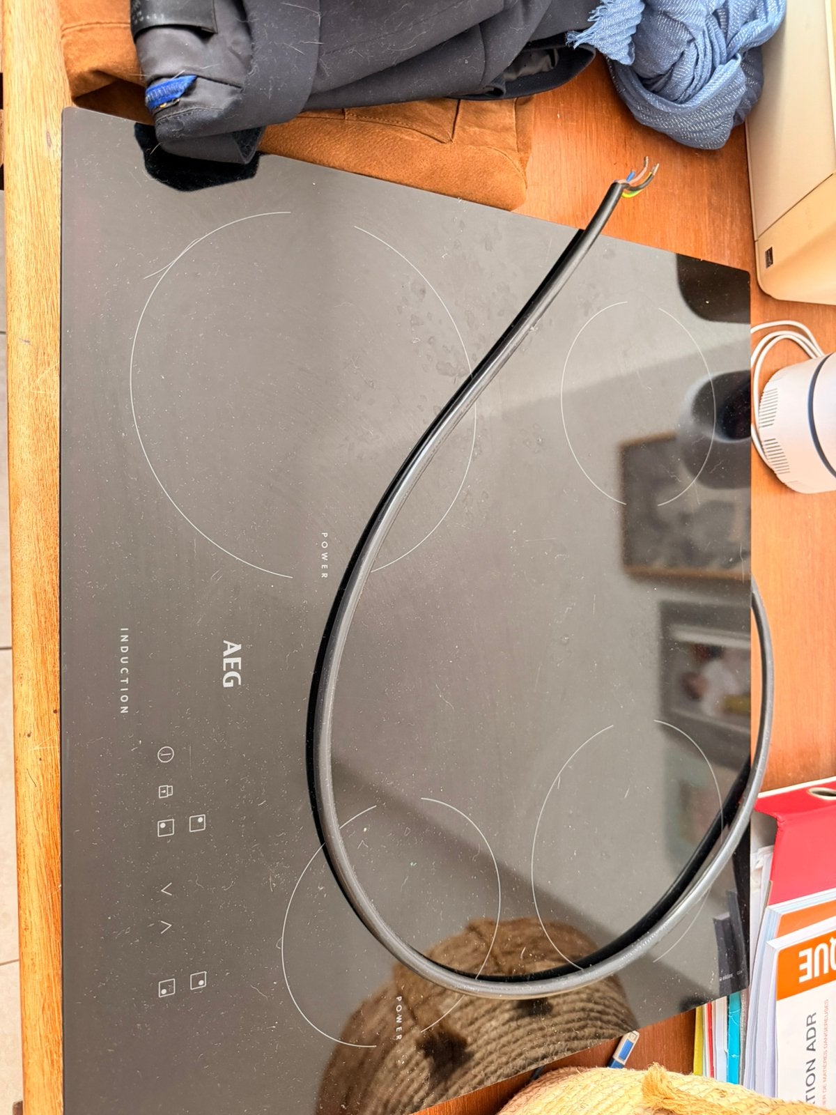 Taque induction AEG, Classe énergétique A ou plus économe, 4 zones de cuisson, Comme neuf, Enlèvement
