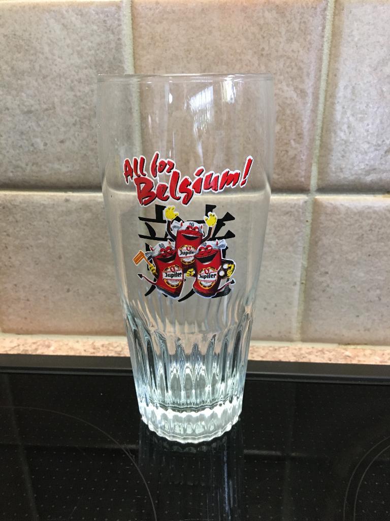 Jupiler pint van belgisch voetbal 33cl (Rode Duivels), Verzamelen, Ophalen of Verzenden, Nieuw, Glas of Glazen, Jupiler