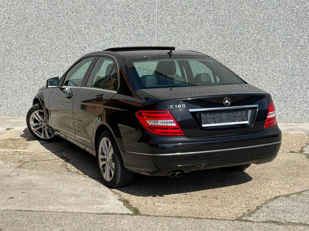 Mercedes-Benz C180 CGI essence Toit ouvrant/ garantie/auto, Auto's, Mercedes-Benz, Automaat, Euro 6, Zwart, Bedrijf
