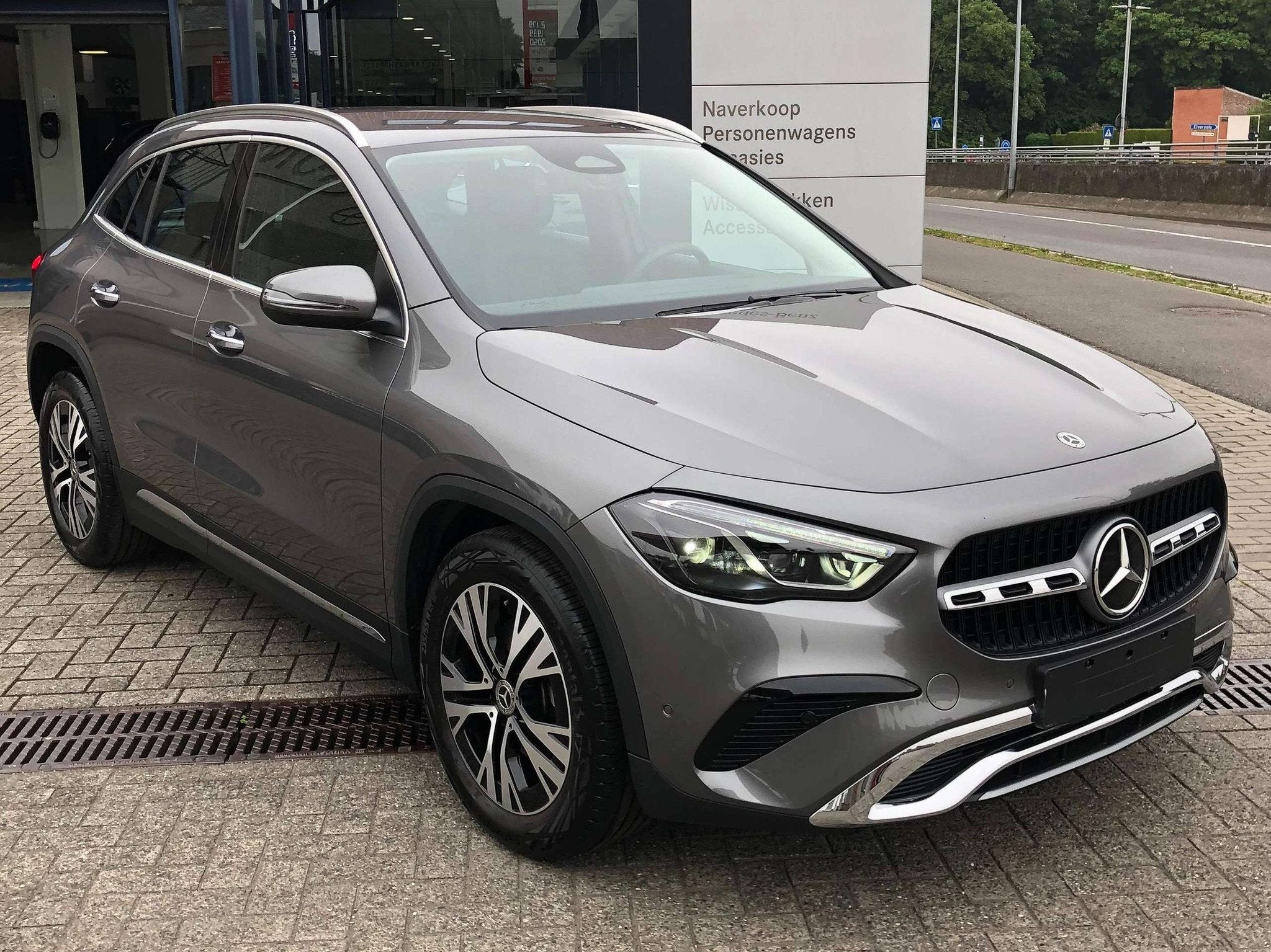 Mercedes-Benz GLA 180 7G-DCT Artico leder, Keyless GO, Sfeer, Auto's, Mercedes-Benz, Gebruikt, Zwart, 4 cilinders, Lichtsensor
