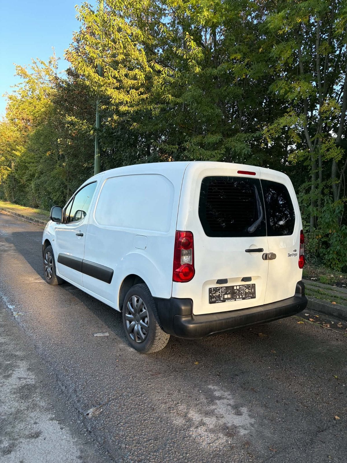 Citroën berlingo 1.6 Hdi prete à immatriculer, Autos, Entreprise, Boîte manuelle, Noir, 5 portes