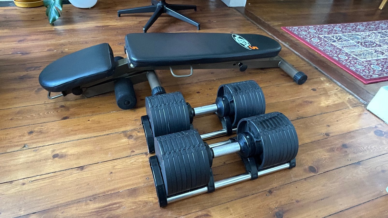 Fitnessbank + Verstelbare Dumbells (32KG per halter), Ophalen, Zo goed als nieuw, Fitnessbank
