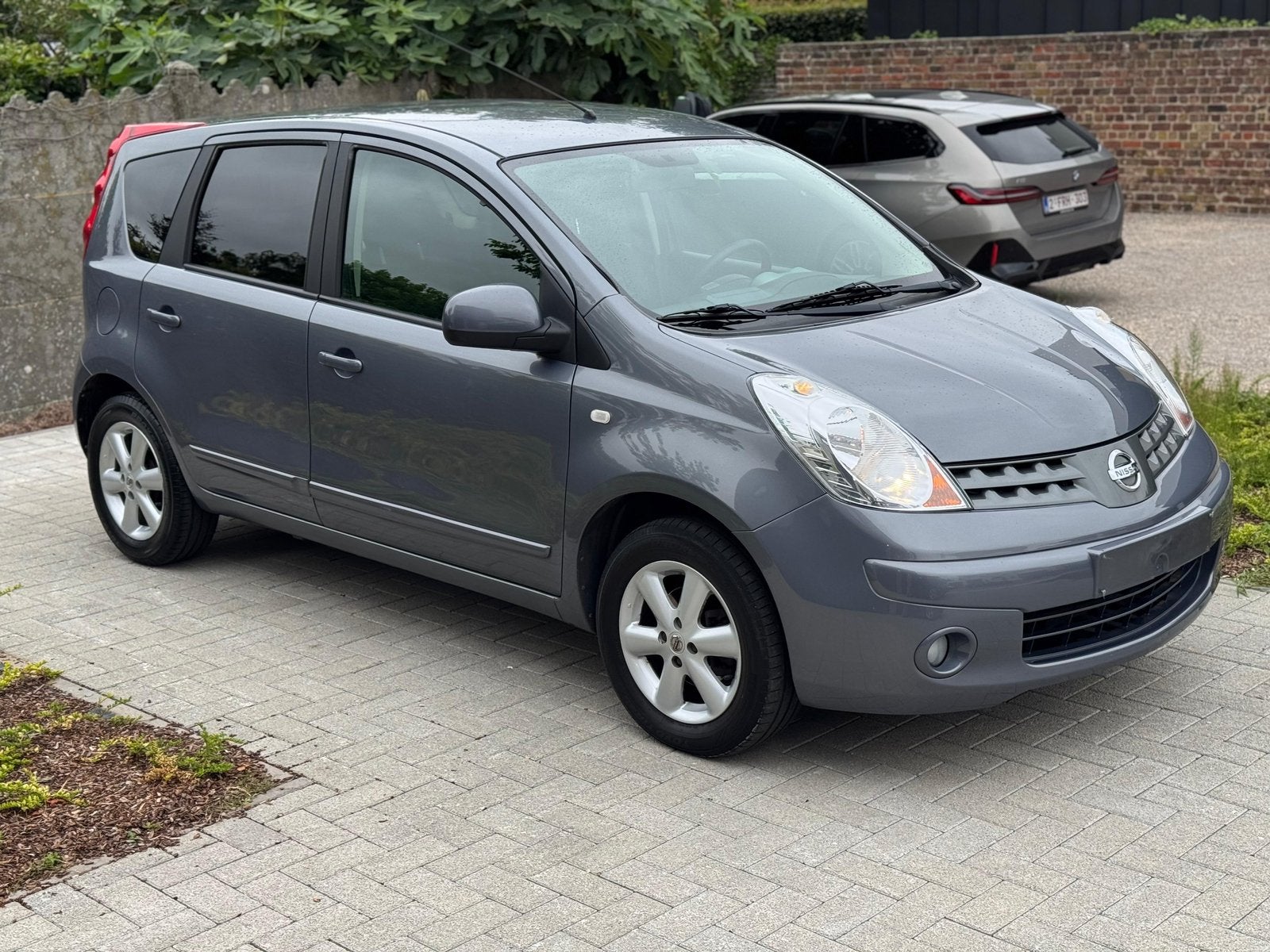 Nissan Note AUTOMATIQUE ! /CLIMATISATION ! /63 000 KM !, Argent ou Gris, Climatisation automatique, Entretenue par le concessionnaire