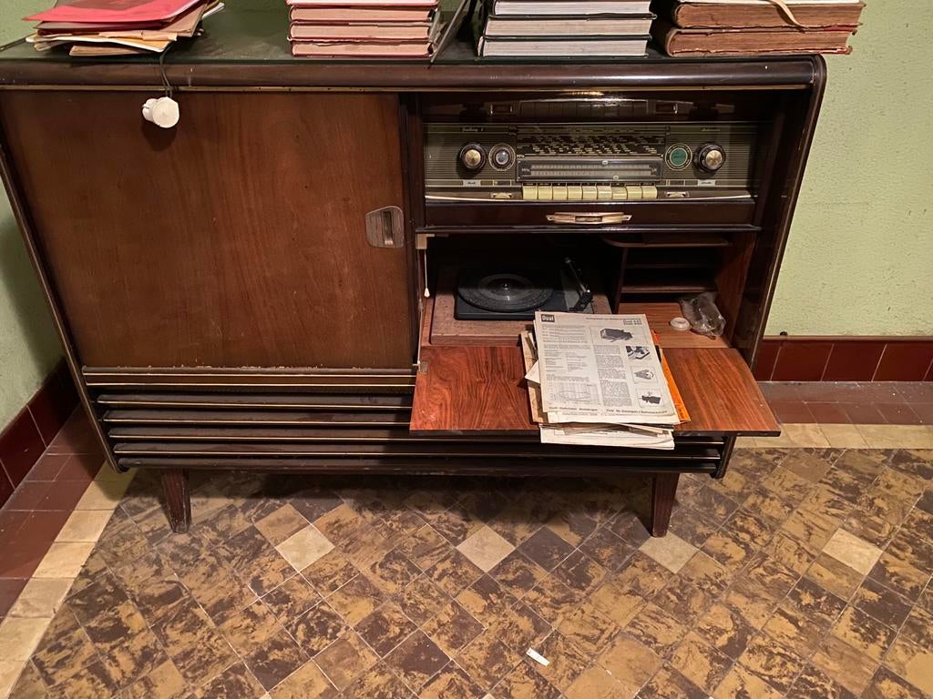 Vintage radio, platenspeler ingebouwd in kast., Antiek en Kunst, Ophalen