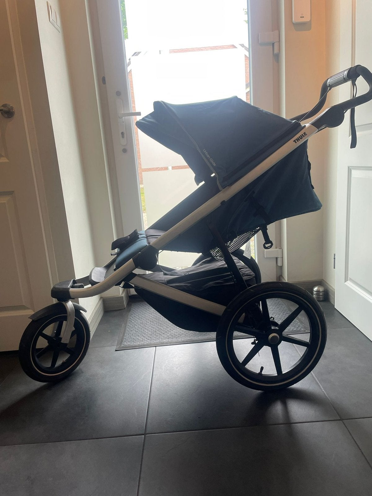 Thule urban glide 2, Kinderen en Baby's, Kinderwagens en Combinaties, Ophalen, Zo goed als nieuw, Kinderwagen, Luchtbanden