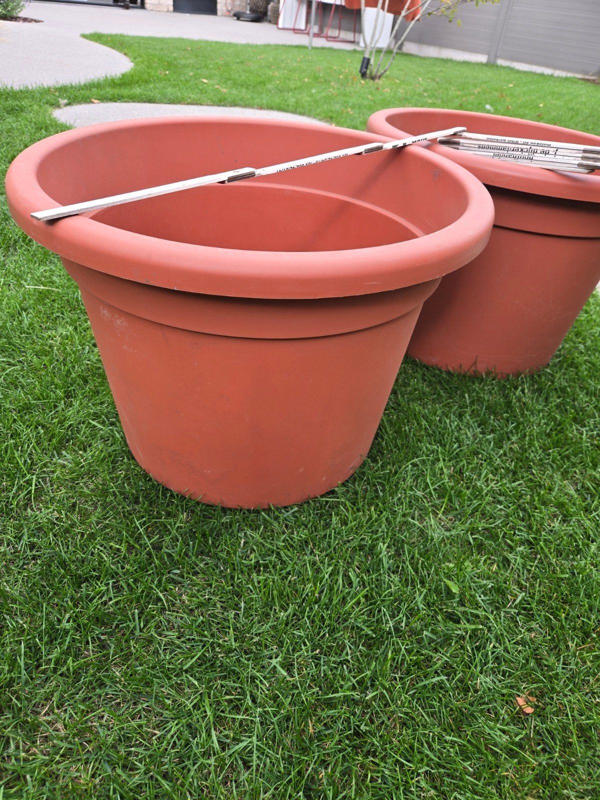 bloempot. Plastic bruin., Tuin en Terras, Ophalen, Kunststof, Gebruikt, Rond