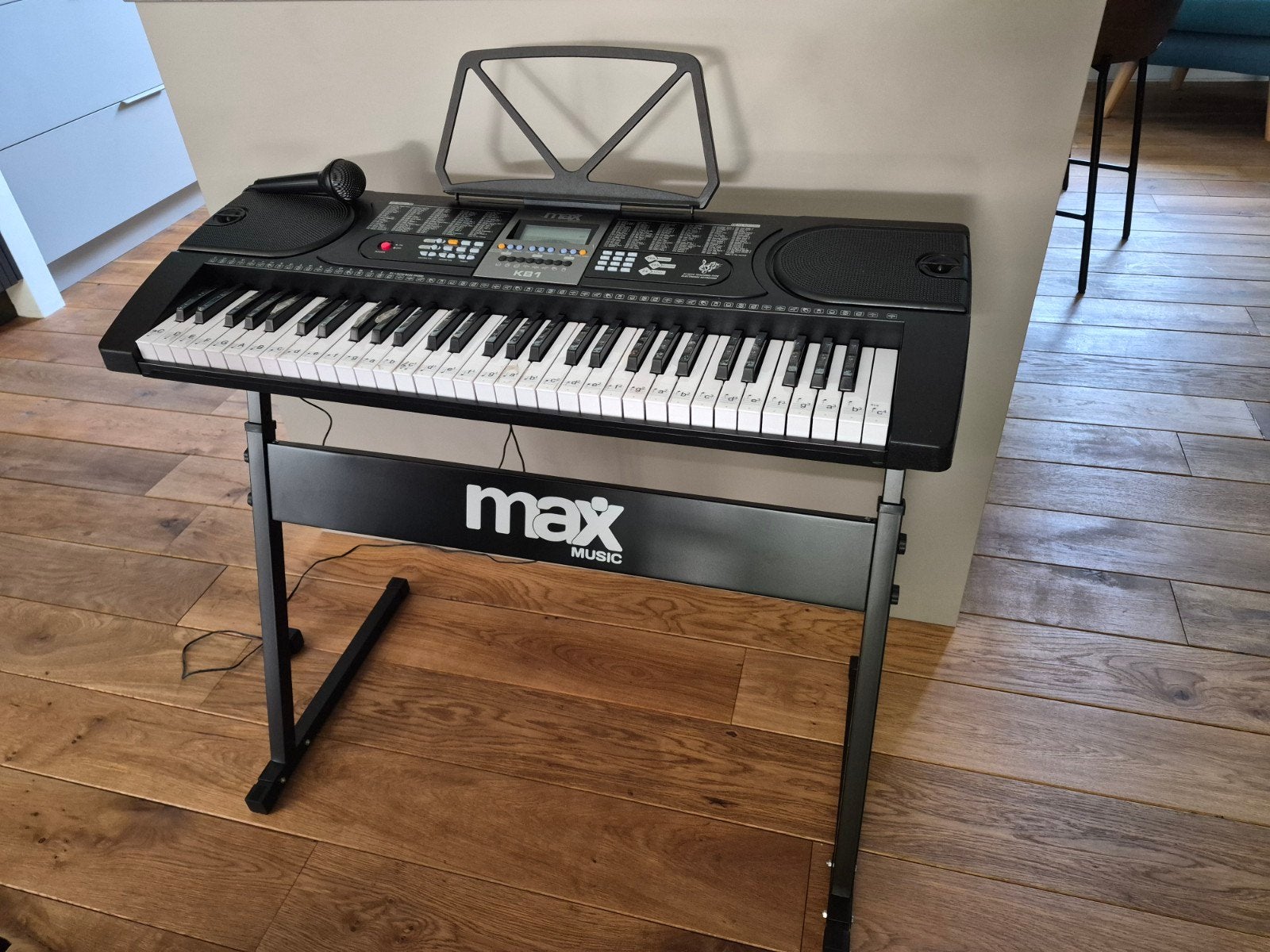 MAX Music KB1 keyboard + standaard + microfoon – Complete se, Muziek en Instrumenten, Keyboards, Ophalen, Zo goed als nieuw, 61 toetsen