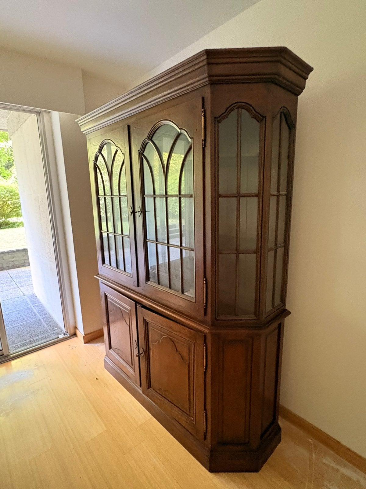 Meuble en chêne, Enlèvement