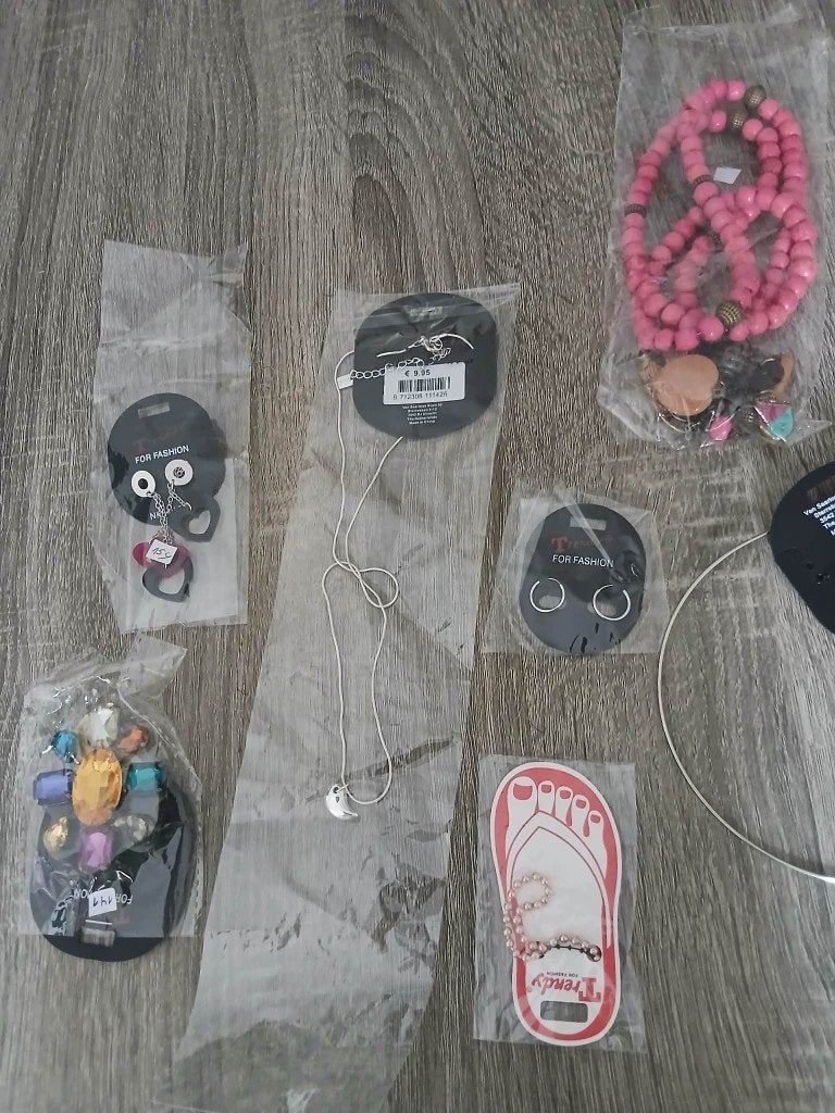 Bijoux fantaisie, Bijoux, Sacs & Beauté, Colliers, Enlèvement, Neuf, Autres matériaux