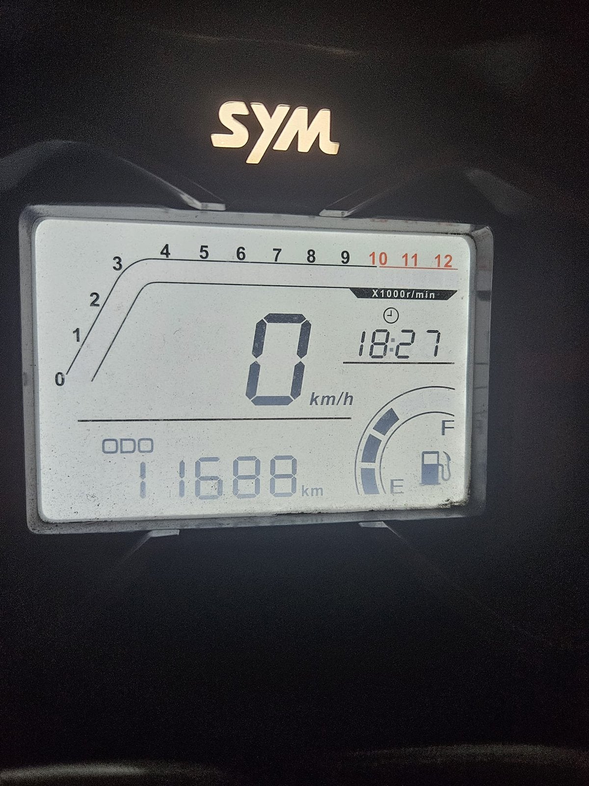 Prachtige scooter , volledig krasvrij en goed onderhouden, Fietsen en Brommers, Ophalen, Zo goed als nieuw
